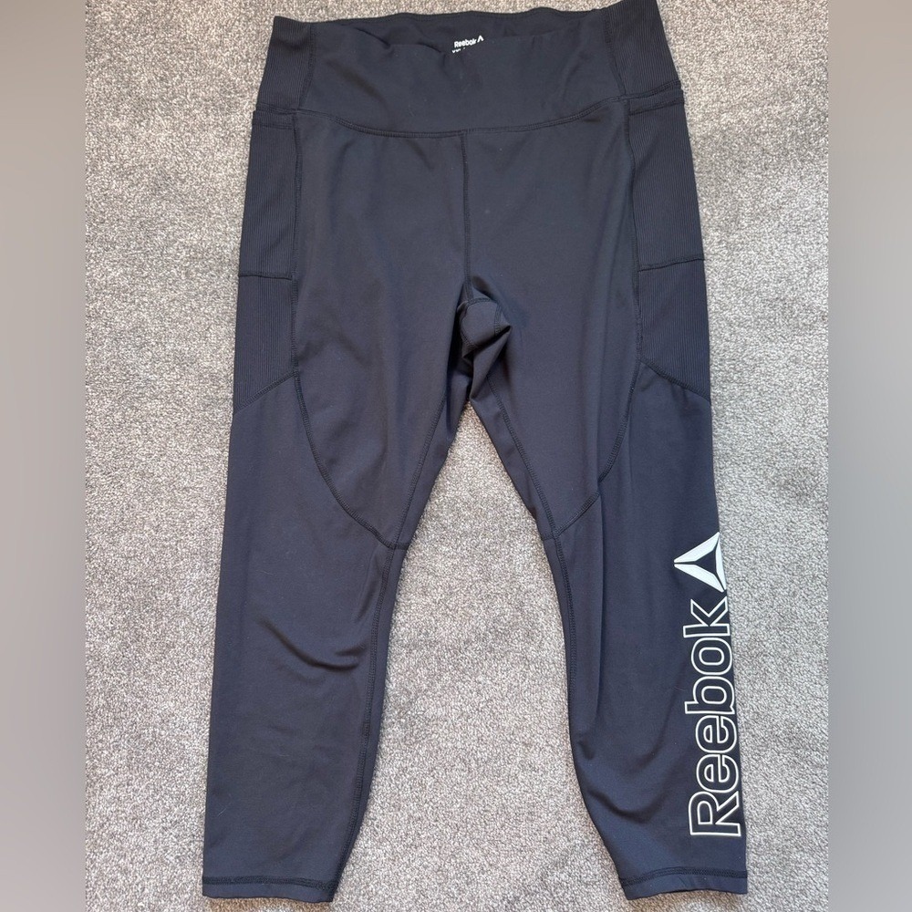 Reebok Womens Plus Size XXL Black Cropped Leggings Side Pockets RN 117927